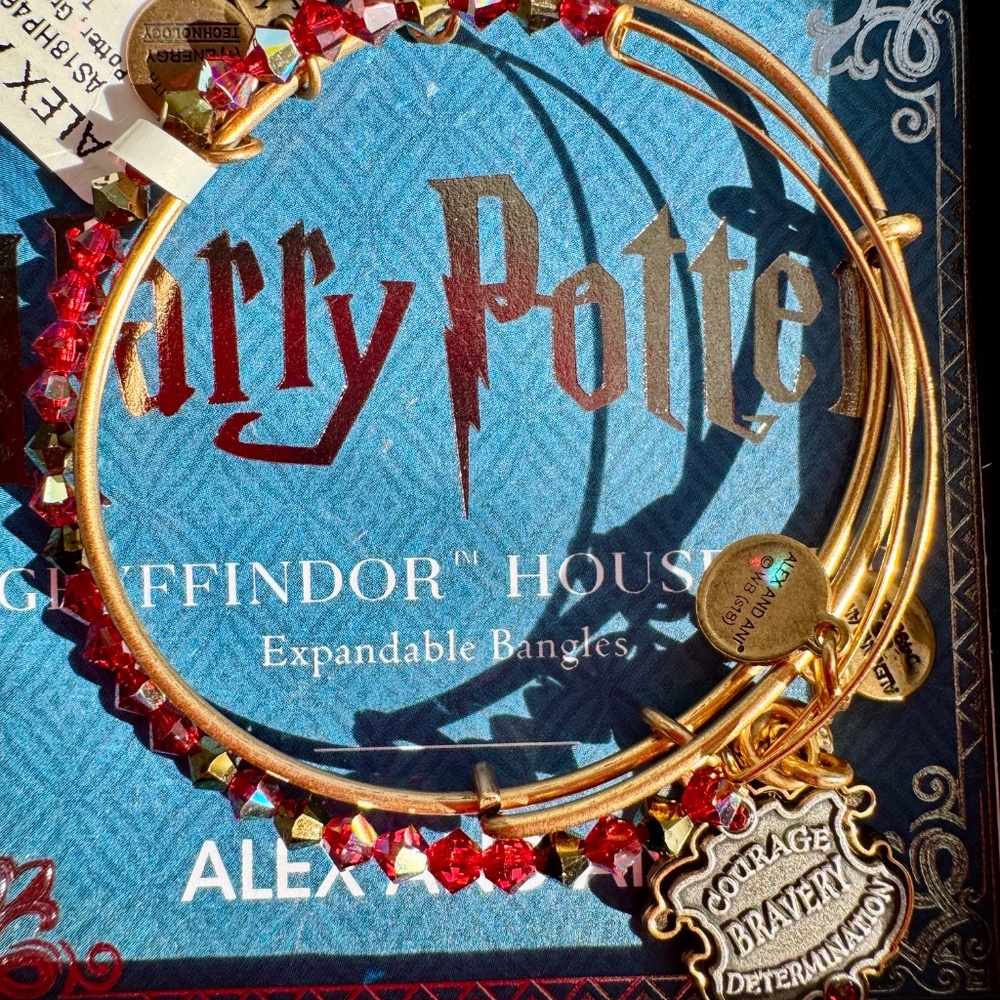 Alex and Ani Harry Potter Gryffindor Bracelet Set – NWT, Rare 🦁✨